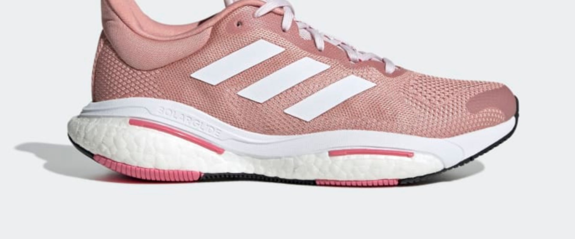 Athletic Shoes with Good Grip and Cushioning